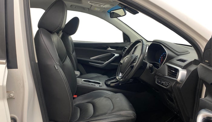 2020 MG HECTOR SHARP 1.5 DCT PETROL, Petrol, Automatic, 44,285 km, Right Side Front Door Cabin