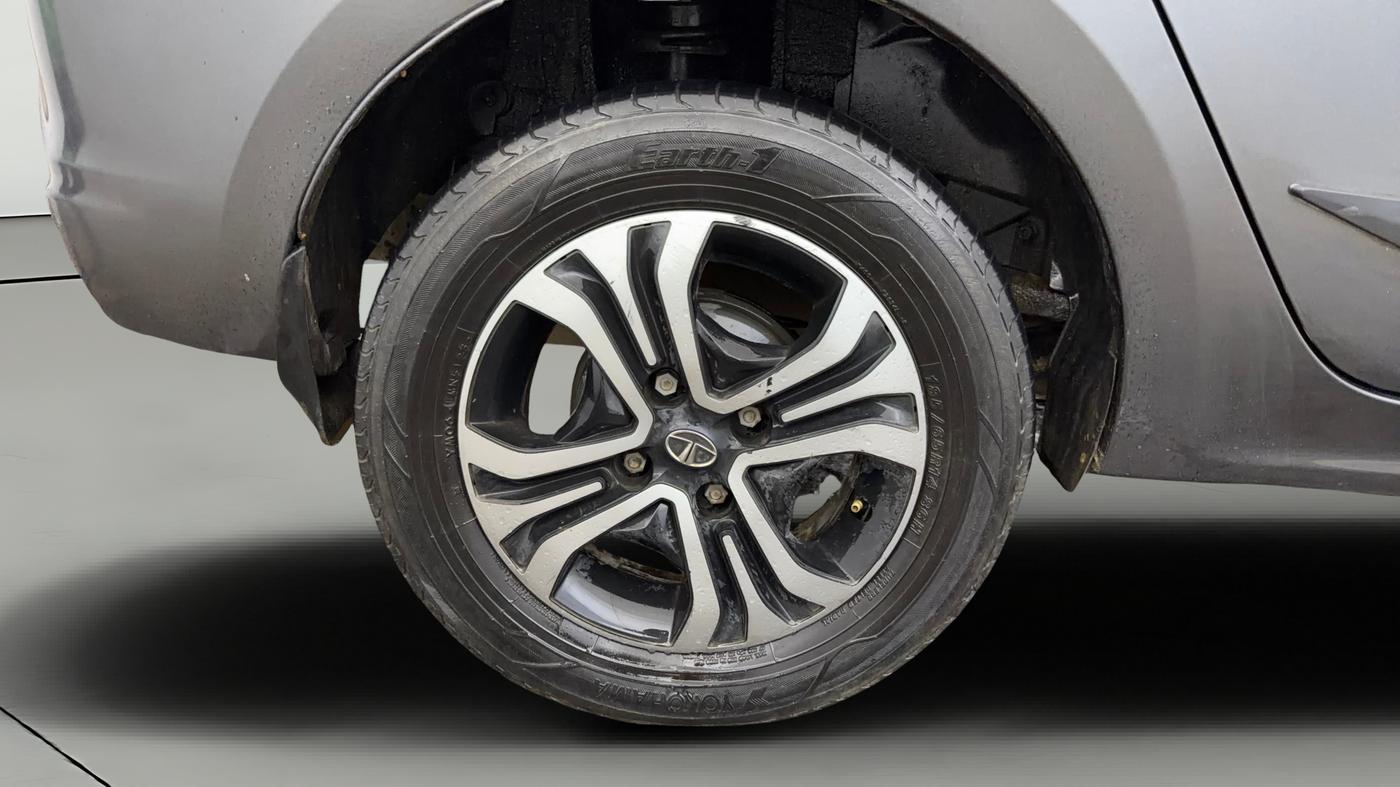 2023 Tata TIGOR XZ PLUS CNG, CNG, Manual, 1,15,173 km, Right Rear Wheel