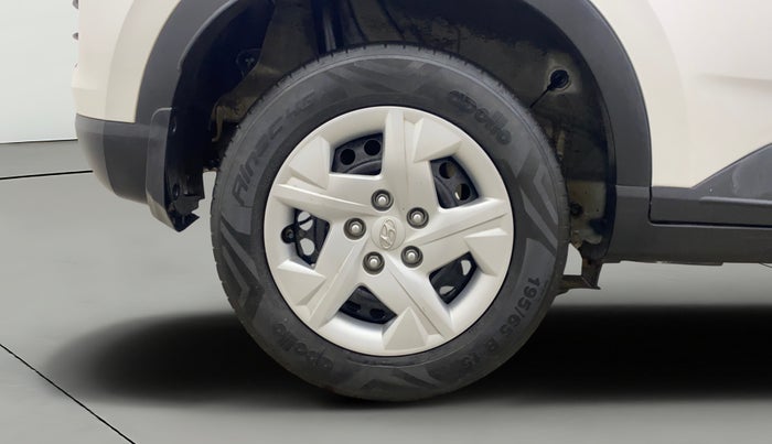 2022 Hyundai VENUE SX 1.2 PETROL, Petrol, Manual, 33,900 km, Right Rear Wheel