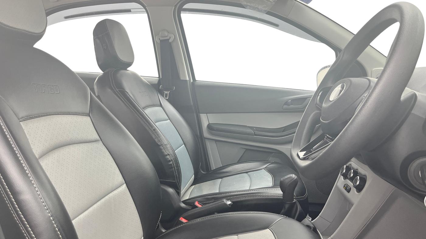 2024 Tata Tiago XM PETROL, Petrol, Manual, 19,986 km, Right Side Front Door Cabin
