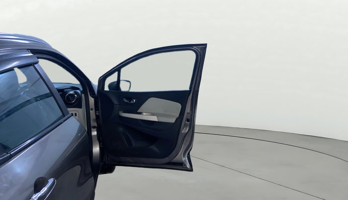 2017 Renault Captur PLATINE DIESEL , Diesel, Manual, 1,18,040 km, RHS Front Door