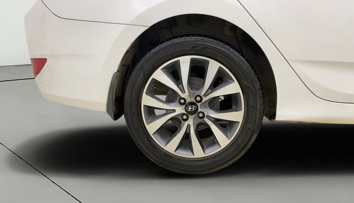 2016 Hyundai Verna 1.6 VTVT SX AT, Petrol, Automatic, 47,416 km, Right Rear Wheel