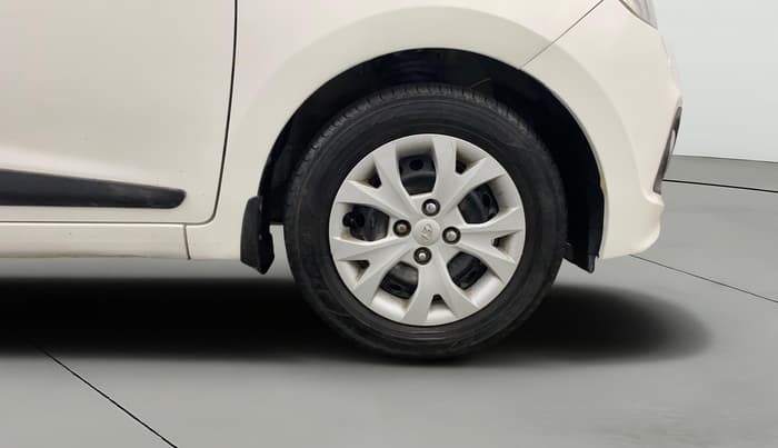 2016 Hyundai Grand i10 SPORTZ 1.2 KAPPA VTVT, Petrol, Manual, 1,31,613 km, Right Front Wheel