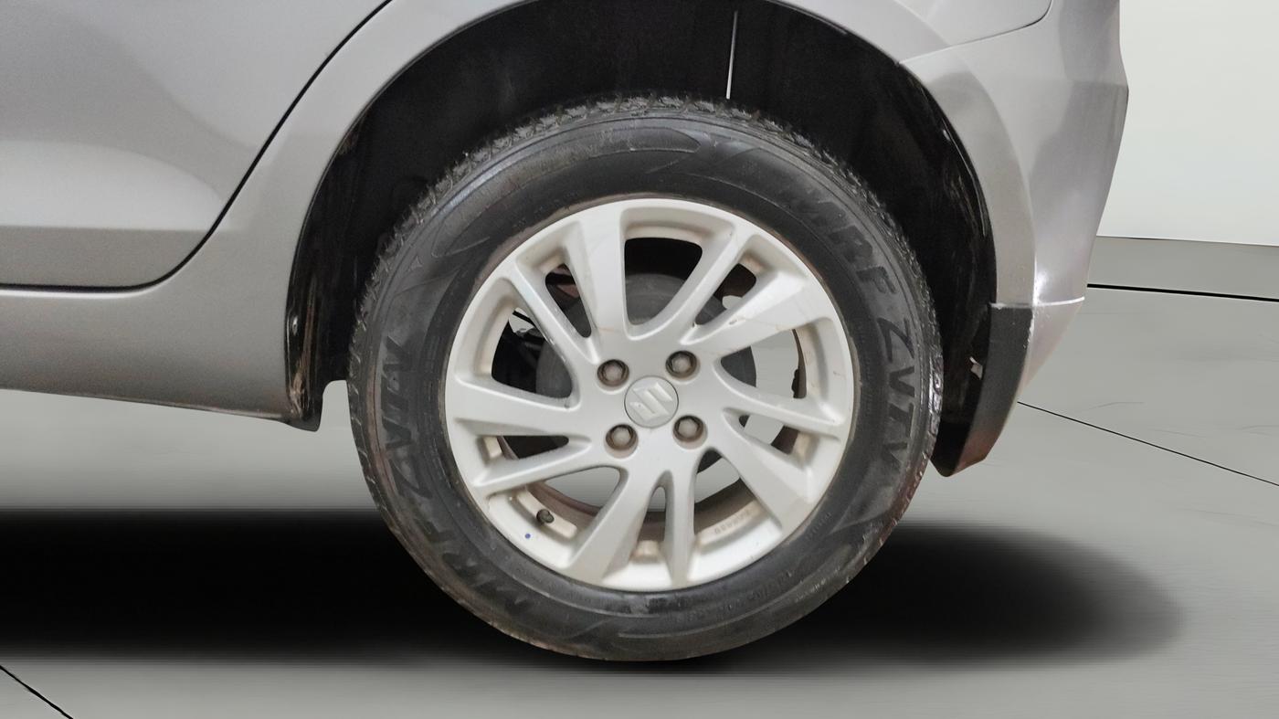 2013 Maruti Swift ZXI, Petrol, Manual, 46,487 km, Left Rear Wheel