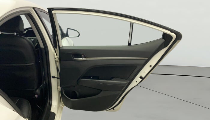 2018 Hyundai New Elantra 2.0 SX AT PETROL, Petrol, Automatic, 1,04,317 km, RHS Rear Door