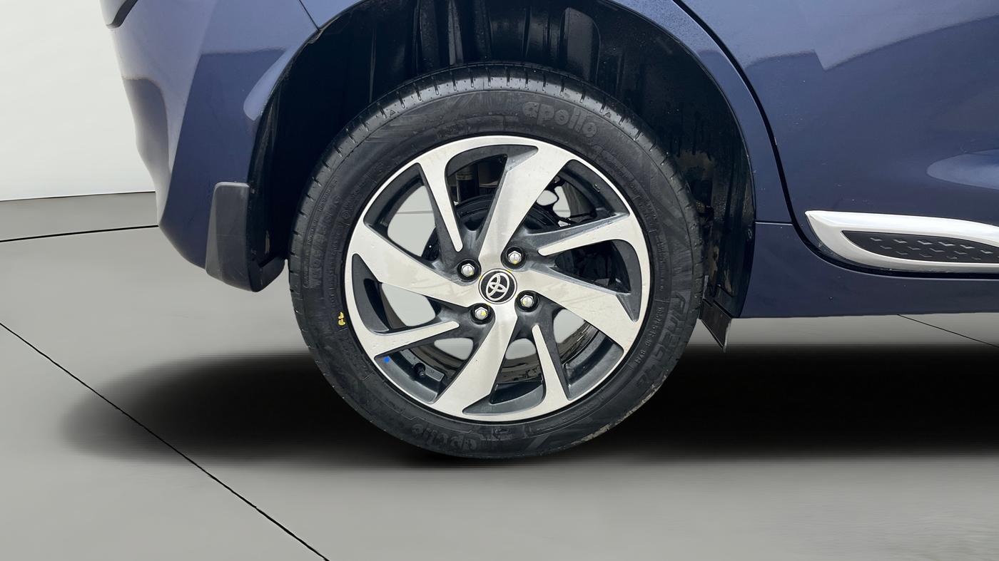 2024 Toyota Glanza V, Petrol, Manual, 16,207 km, Right Rear Wheel