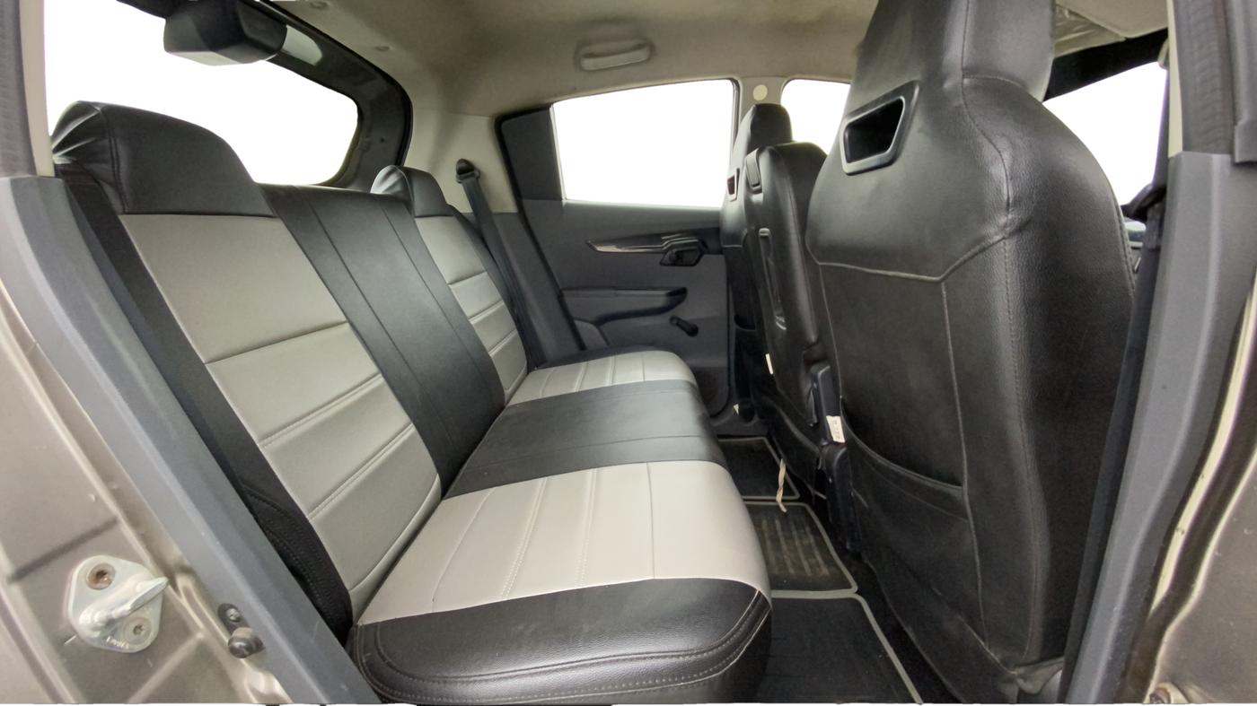 2018 Mahindra KUV 100 NXT K2 P 6 STR, Petrol, Manual, 38,892 km, Right Side Rear Door Cabin