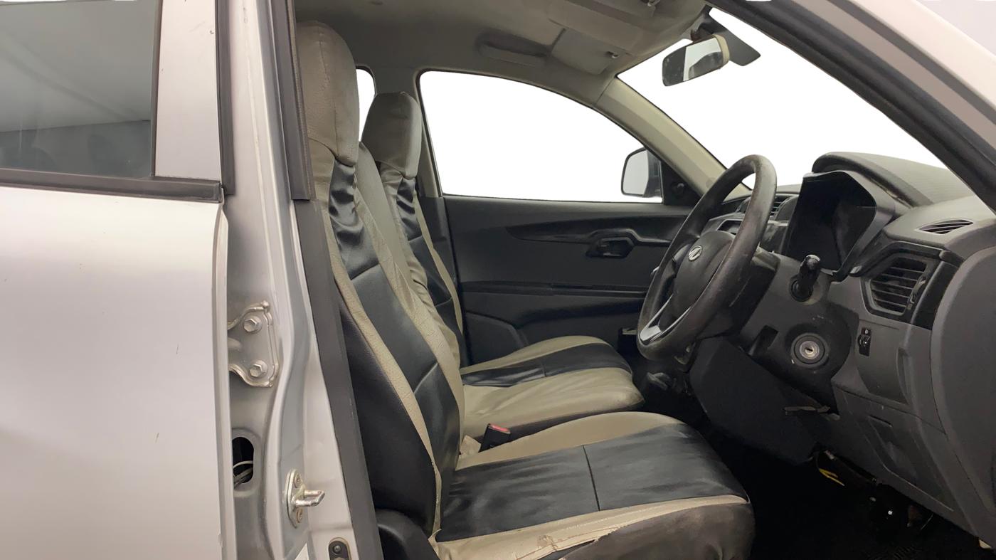 2019 Mahindra KUV 100 NXT K2 P 6 STR, Petrol, Manual, 45,633 km, Right Side Front Door Cabin
