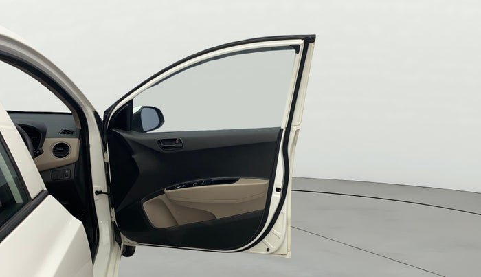 2017 Hyundai Grand i10 MAGNA AT 1.2 KAPPA VTVT, Petrol, Automatic, 32,064 km, RHS Front Door