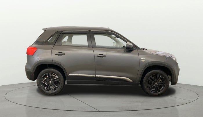 2018 Maruti Vitara Brezza ZDI, Diesel, Manual, 78,858 km, Right Side View