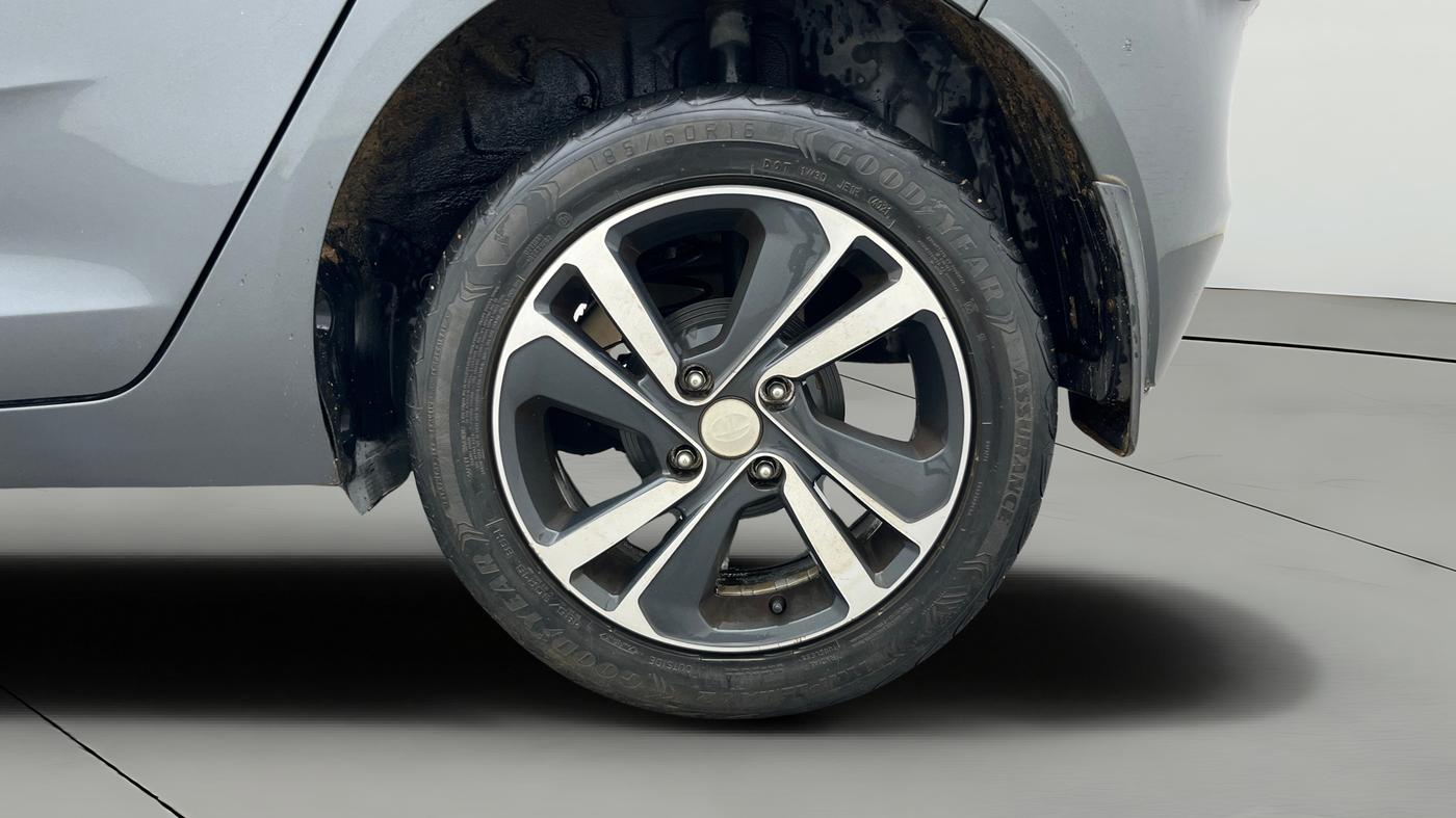 2021 Tata ALTROZ XZ PLUS PETROL, Petrol, Manual, 77,847 km, Left Rear Wheel