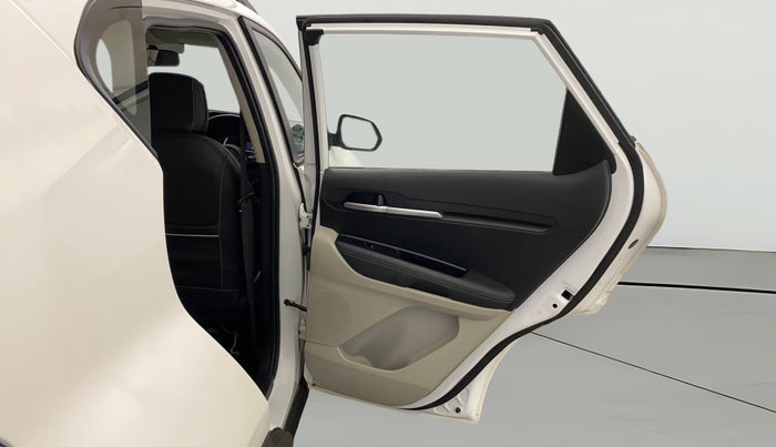 2021 KIA SONET HTX 1.0 IMT, Petrol, Manual, 28,464 km, RHS Rear Door