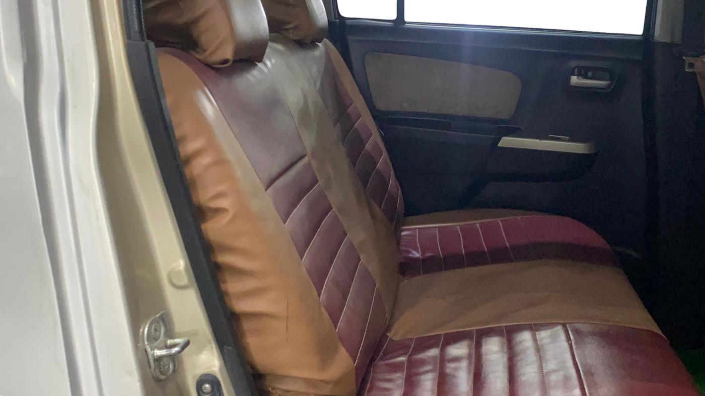 2015 Maruti Wagon R 1.0 VXI, Petrol, Manual, 75,119 km, Right Side Rear Door Cabin