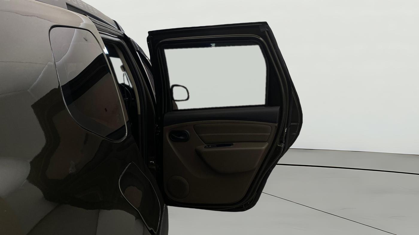 2019 Renault Duster 110 PS RXS 4X2 AMT DIESEL, Diesel, Automatic, 98,584 km, RHS Rear Door