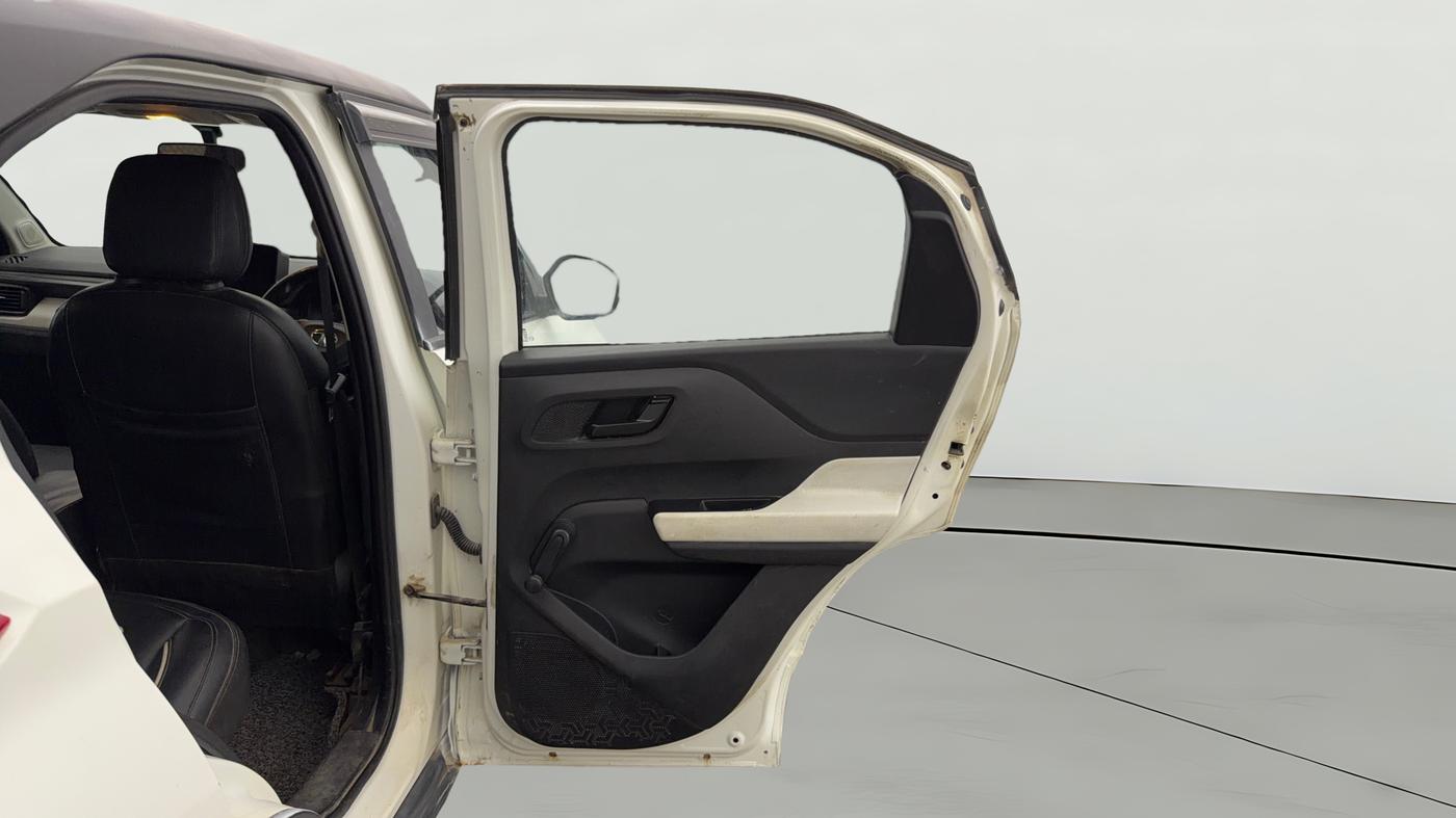 2022 Tata PUNCH PURE MT, Petrol, Manual, 83,190 km, RHS Rear Door