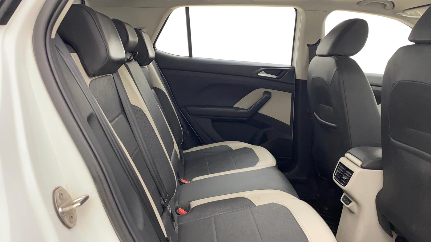 2022 Volkswagen TAIGUN TOPLINE 1.0 TSI MT, Petrol, Manual, 54,286 km, Right Side Rear Door Cabin