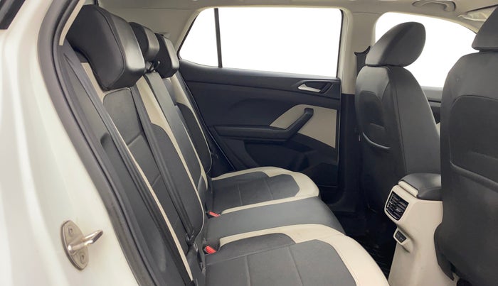 2022 Volkswagen TAIGUN TOPLINE 1.0 TSI MT, Petrol, Manual, 54,233 km, Right Side Rear Door Cabin