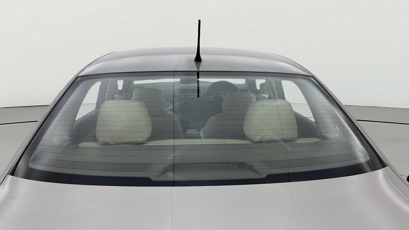 2013 Skoda Rapid ELEGANCE 1.6 MPI MT, Petrol, Manual, 69,053 km, Rear Windshield