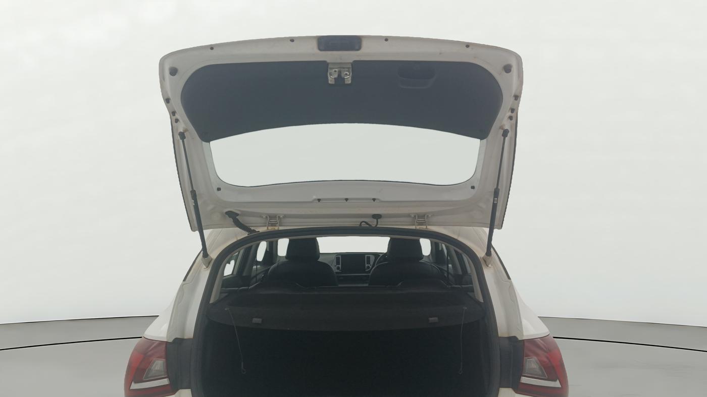 2022 Hyundai NEW I20 ASTA 1.2 MT, Petrol, Manual, 43,102 km, Boot Door Open