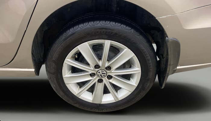 2016 Volkswagen Vento HIGHLINE PETROL AT, Petrol, Automatic, 49,229 km, Left Rear Wheel