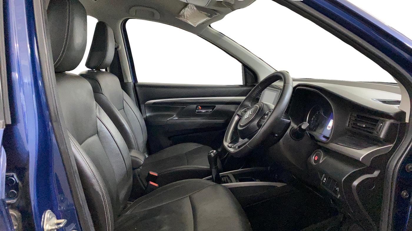 2019 Maruti XL6 ALPHA MT, Petrol, Manual, 29,154 km, Right Side Front Door Cabin