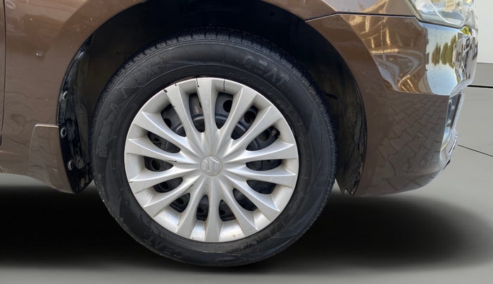 2016 Maruti Ciaz VXI+, Petrol, Manual, 1,06,270 km, Right Front Wheel