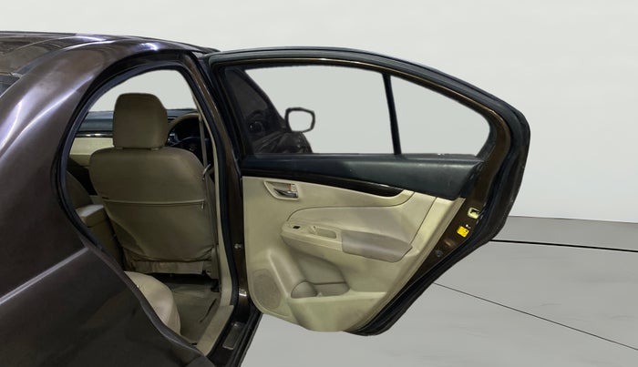 2015 Maruti Ciaz VDI+ SHVS, Diesel, Manual, 86,285 km, RHS Rear Door