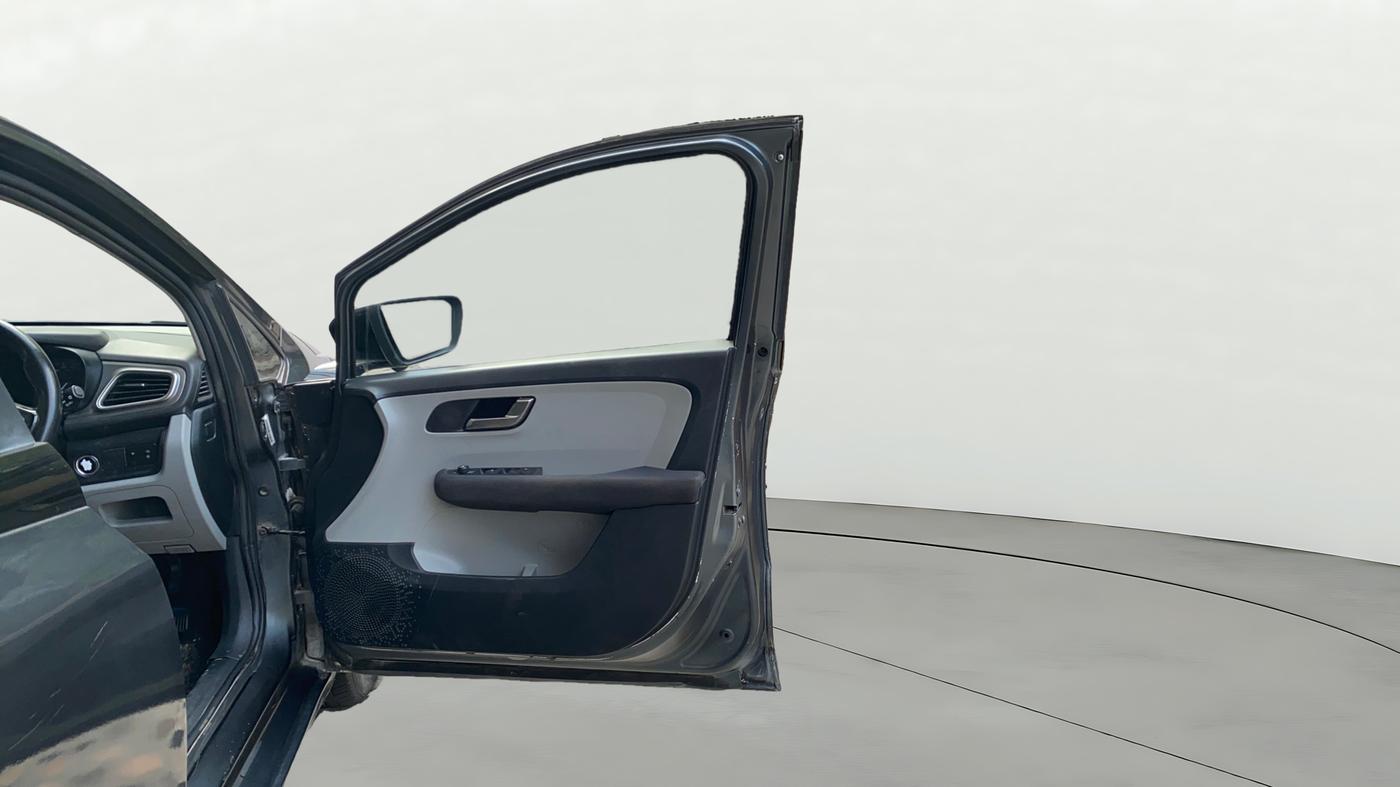 2020 Tata ALTROZ XZ PETROL, Petrol, Manual, 72,873 km, RHS Front Door