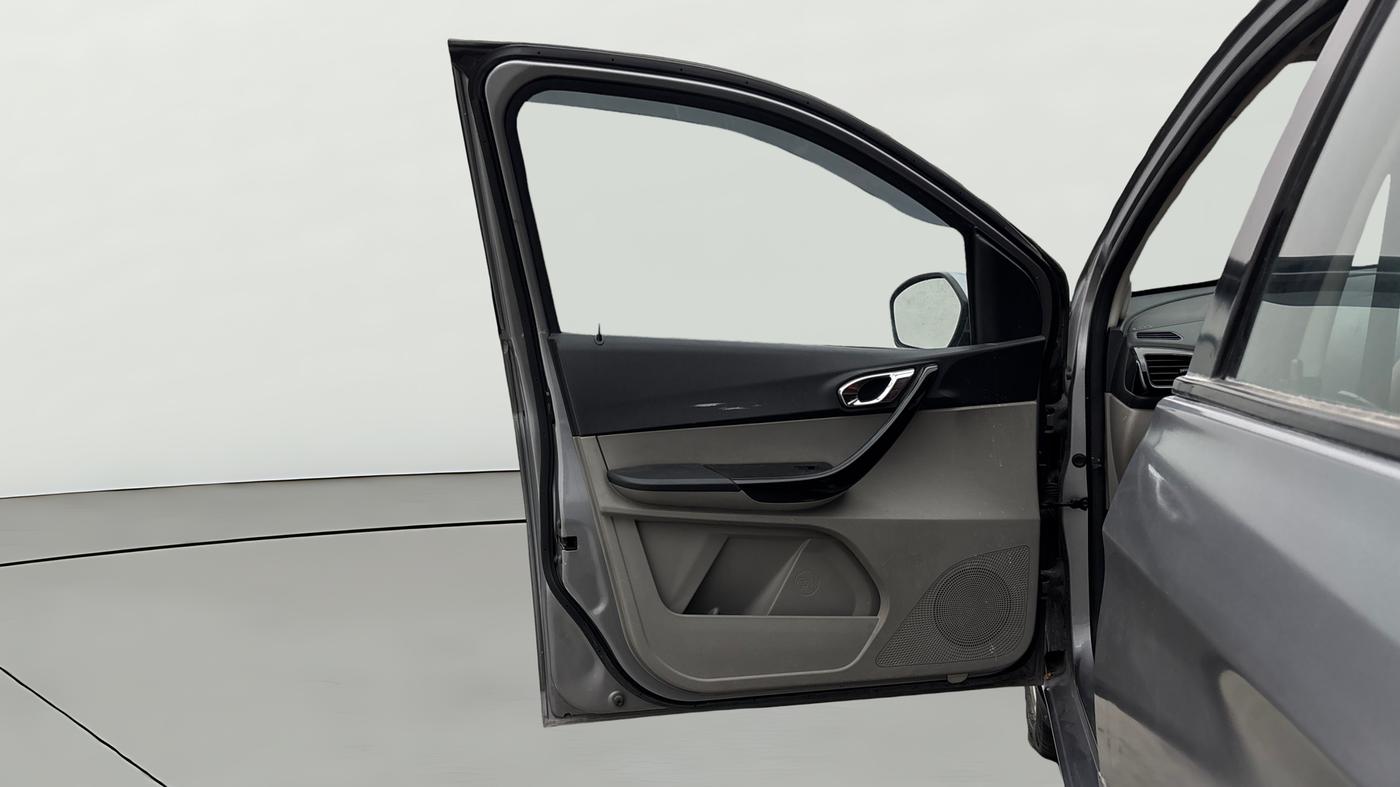 2018 Tata Tiago XZA PETROL, Petrol, Automatic, 67,280 km, LHS Front Door