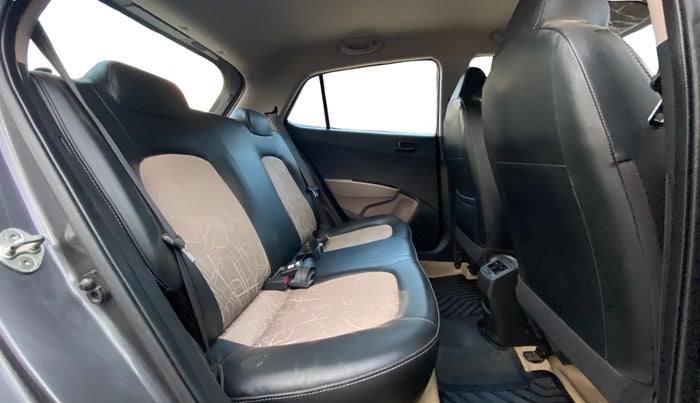 2020 Hyundai Grand i10 MAGNA 1.2 KAPPA VTVT, Petrol, Manual, 29,664 km, Right Side Rear Door Cabin