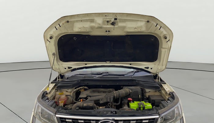 2020 Mahindra XUV300 W8 (O) 1.2 PETROL, Petrol, Manual, 42,702 km, Open Bonet