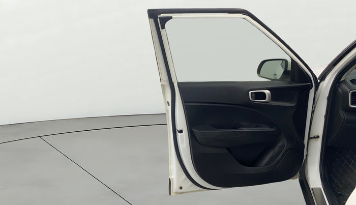 2021 Hyundai VENUE SX 1.5 (O) EXECUTIVE CRDI, Diesel, Manual, 82,303 km, LHS Front Door