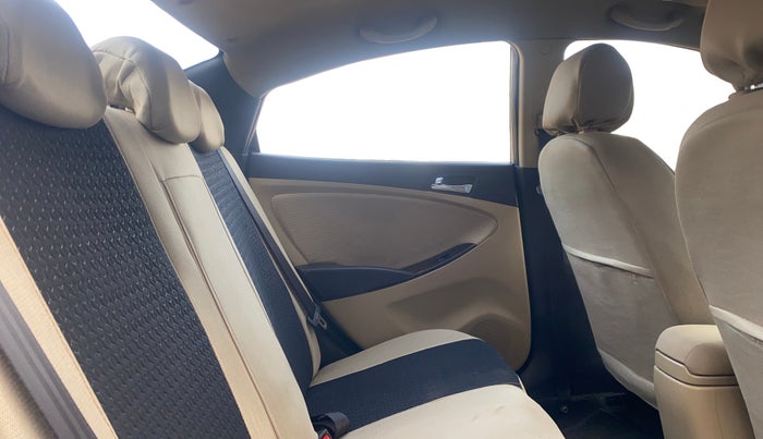 2013 Hyundai Verna FLUIDIC 1.6 VTVT SX, Petrol, Manual, 70,493 km, Right Side Rear Door Cabin