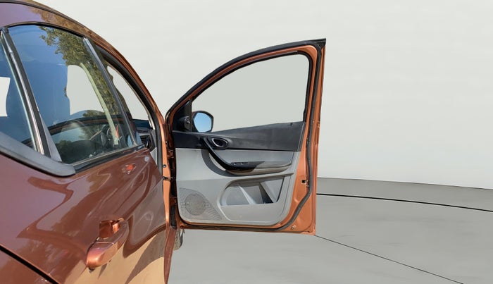 2017 Tata TIGOR XT PETROL, Petrol, Manual, 59,939 km, RHS Front Door