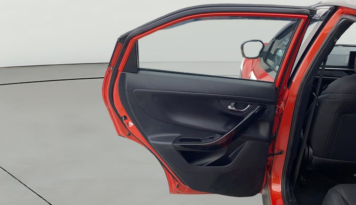 2023 Tata NEXON FEARLESS + SUNROOF DCA DUAL TONE 1.2 PETROL, Petrol, Automatic, 27,496 km, LHS Rear Door
