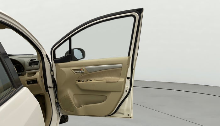 2015 Maruti Ertiga VXI, CNG, Manual, 70,614 km, RHS Front Door