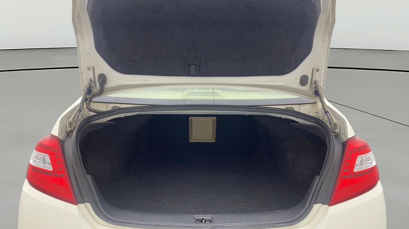 2016 Nissan Teana 250XV, Petrol, Automatic, 74,405 km, Boot Open Zoomed View