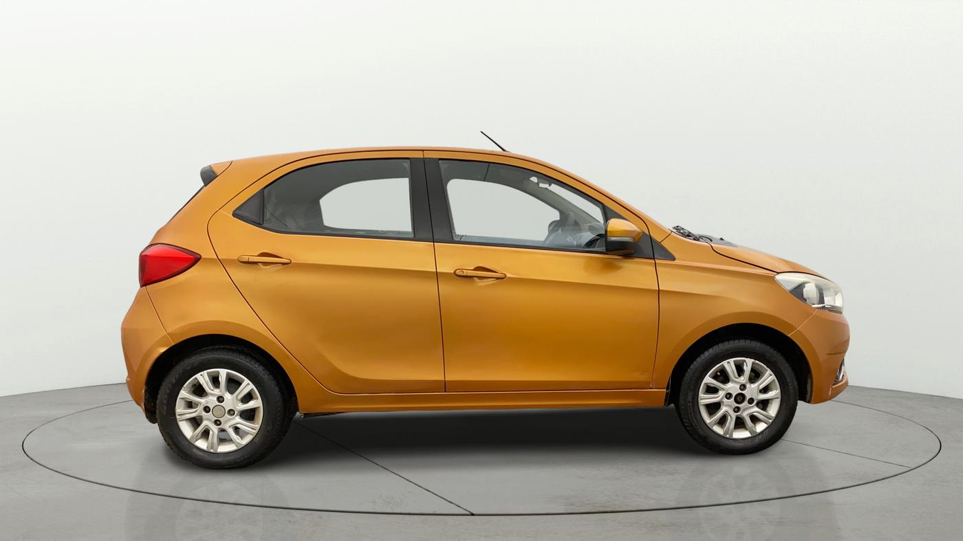 2016 Tata Tiago XZ PETROL, Petrol, Manual, 35,560 km, Right Side View