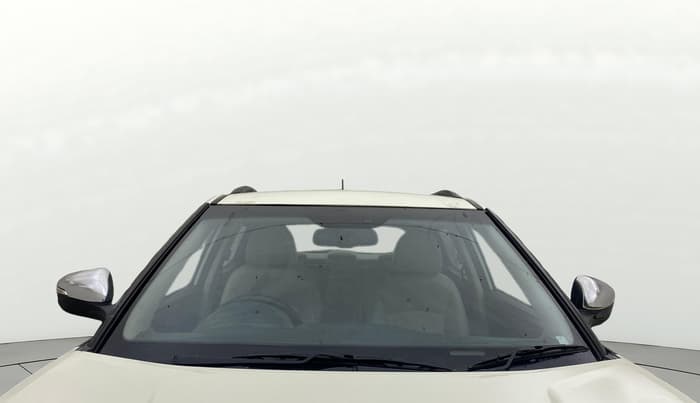 2021 Mahindra XUV300 W8 (O) 1.5 DIESEL, Diesel, Manual, 1,20,642 km, Front Windshield