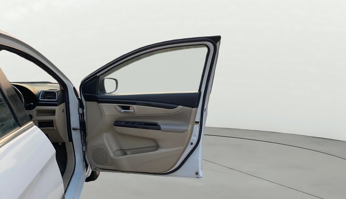 2017 Maruti Ciaz ALPHA 1.4 PETROL, Petrol, Manual, 1,46,733 km, RHS Front Door