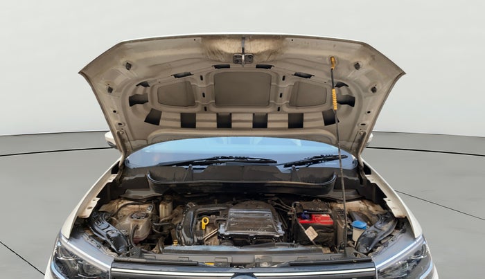 2021 Volkswagen TAIGUN TOPLINE 1.0 TSI AT, Petrol, Automatic, 53,910 km, Open Bonet