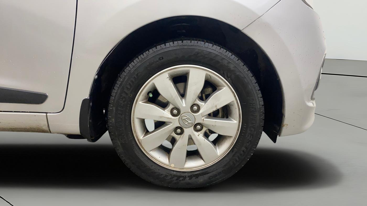 2015 Hyundai Xcent S (O) 1.2, Petrol, Manual, 74,226 km, Right Front Wheel