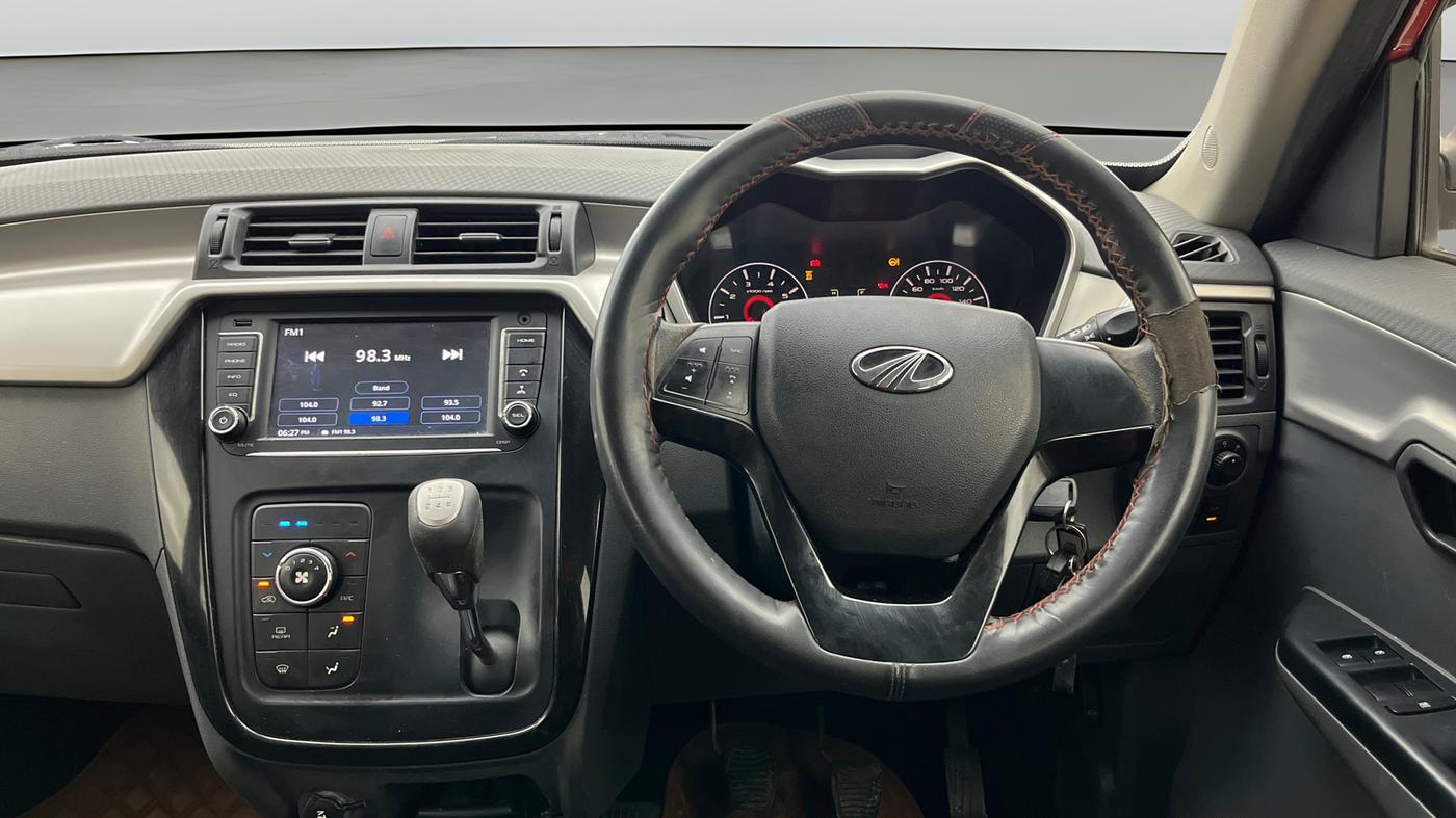 2018 Mahindra KUV 100 NXT K6+ P 6 STR, Petrol, Manual, 68,665 km, Steering Wheel Close Up