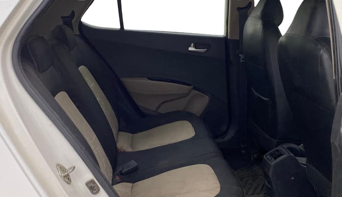 2017 Hyundai Grand i10 SPORTZ AT 1.2 KAPPA VTVT, Petrol, Automatic, 64,884 km, Right Side Rear Door Cabin