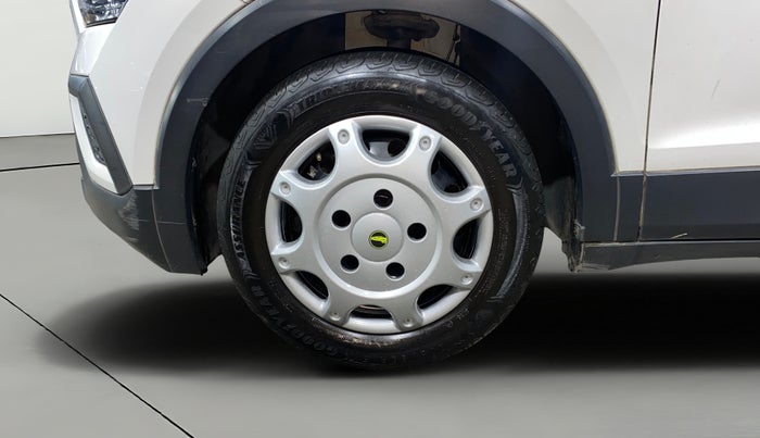 2022 Skoda KUSHAQ ACTIVE 1.0L TSI MT, Petrol, Manual, 28,643 km, Left Front Wheel