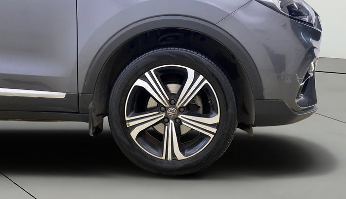 2023 MG ASTOR SAVVY 1.5 CVT, Petrol, Automatic, 17,710 km, Right Front Wheel