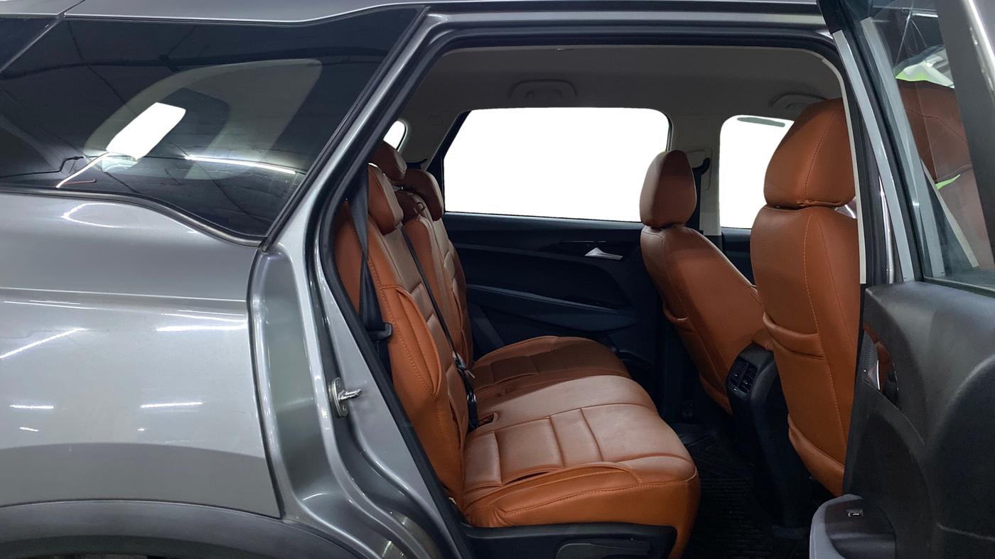 2021 MG HECTOR SUPER HYBRID 1.5 PETROL, Petrol, Manual, 49,371 km, Right Side Rear Door Cabin