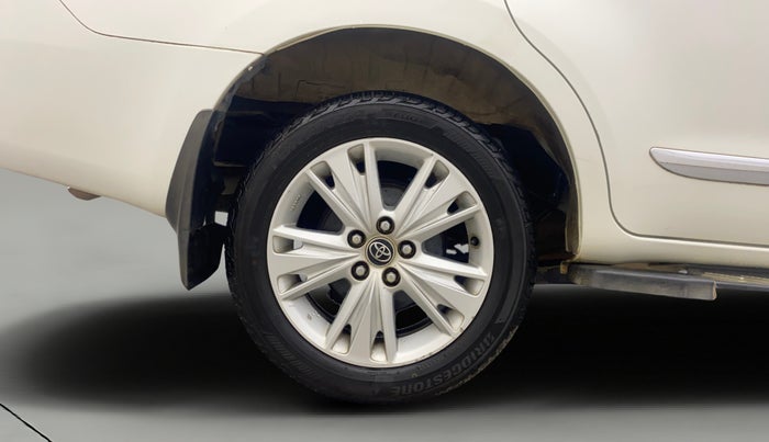 2016 Toyota Innova Crysta 2.7 ZX AT 7 STR, Petrol, Automatic, 51,020 km, Right Rear Wheel