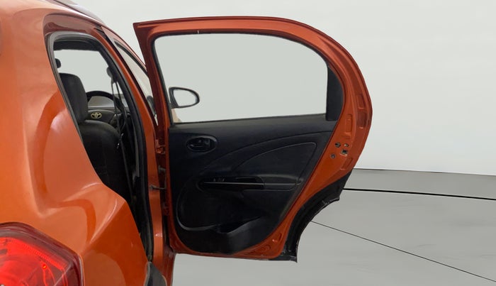 2017 Toyota Etios CROSS 1.2 G, Petrol, Manual, 82,513 km, RHS Rear Door