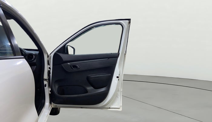 2022 Renault Kwid RXT 1.0 AMT, Petrol, Automatic, 13,105 km, RHS Front Door